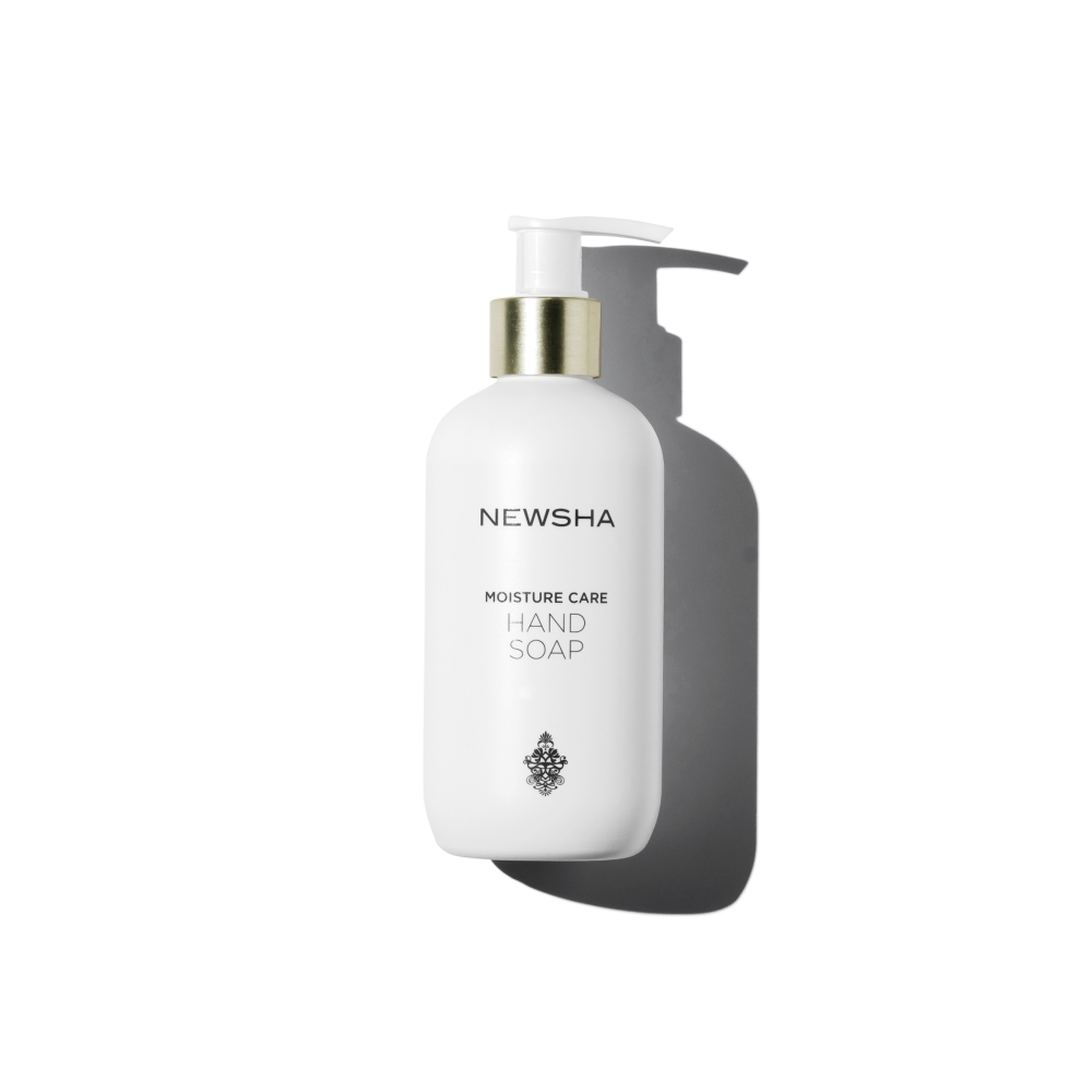 Feuchtigkeitsspendende Handseife mit Zitrusduft. Moisture Care Hand Soap von NEWSHA reinigt mild, pflegt intensiv und belebt mit frischer Duftnote.