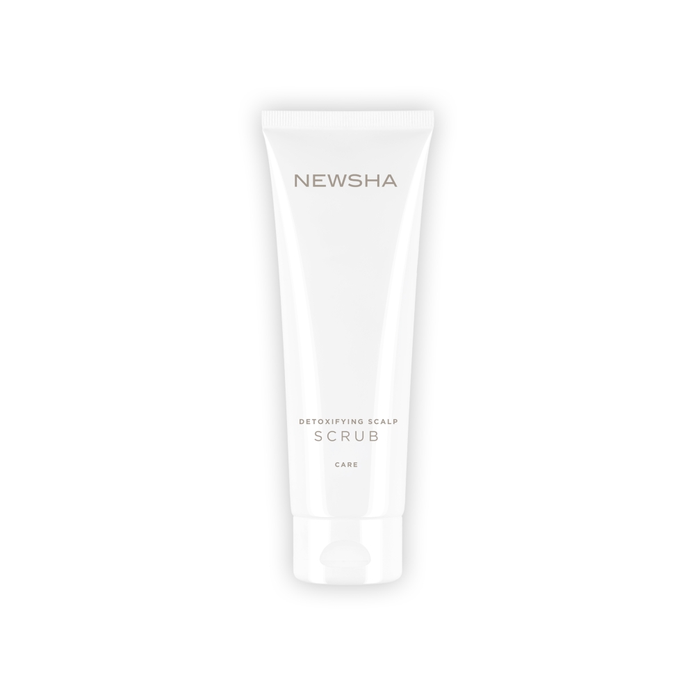Tiefenreinigendes Kopfhautpeeling für frische, gesunde Kopfhaut. Detoxifying Scalp Scrub von NEWSHA entfernt Rückstände, reguliert Talgproduktion und stärkt das Haarwachstum.
